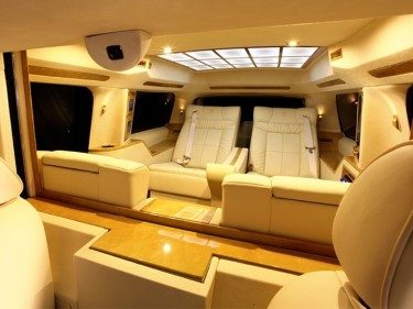 Bir otomobil firması Cadillac Escalade'yi lüks otomobilin sınıfının bir tık ötesine taşıdı.