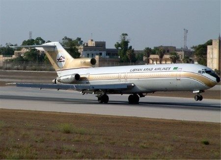 Bu bölgede ise İsrail'in yüksek alarm sistemi vardı; çünkü 1967 yılında Mısır'la 6 gün savaş yapılmıştı. Talihsiz uçak bu yanlış bölgeye girmişti. İki İsrail Air force F-4 savaş uçağı bu kayıp uçağı durdurmaya çalıştı.