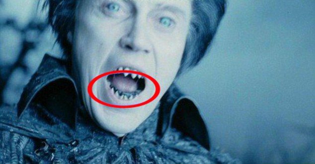 Hayalet Süvari filminde Christopher Walken’ın kendi dişleri de görünüyor.