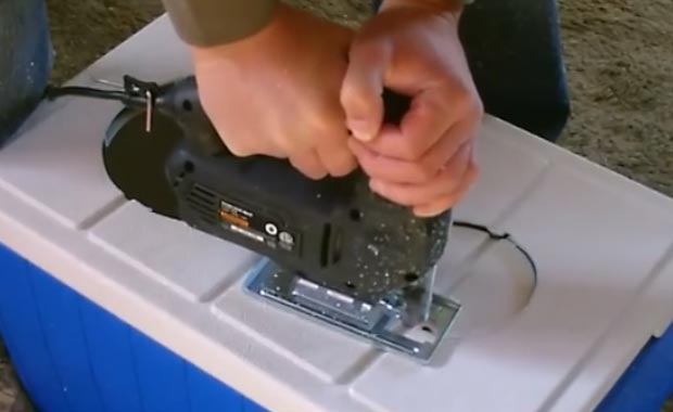 Alternatif olarak buz kovasına girebilecek bir pet şişede bu işi kolaylaştıracaktır.