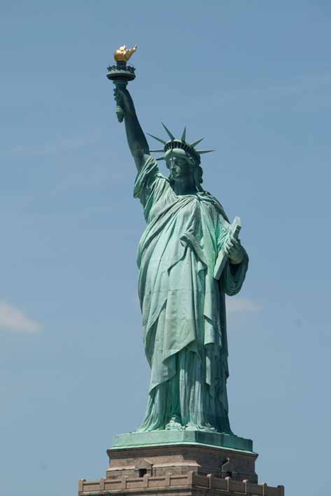 Özgürlük Anıtı3.5 milyon Türk LirasıABD’nin New York kentinde yer alıyor. 1886’da 9 yıllık bir çalışma sonucu inşa edildi. Bugün 1 milyon 283 bin 520 dolara (yaklaşık 3 milyon 515 bin TL) yapılabilir.