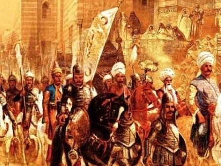 Padişah: "Haydi yiğidim! Allah kuvvet versin" dedi. Hüseyin, heyecanını yenmeye çalışarak yayı gerdi, boşalttı. Sonra tekrar... Sonra tekrar ... Sonra Cihan Padişahı sordu: