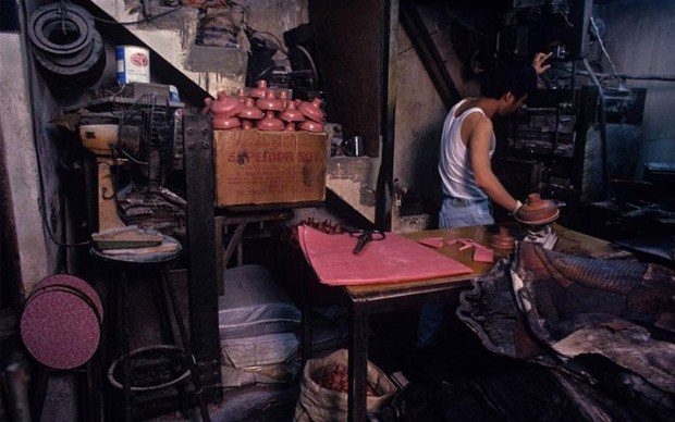 Kowloon Walled City'de 50 bin kişi birkaç blok içinde sıkışıp kalmıştı.