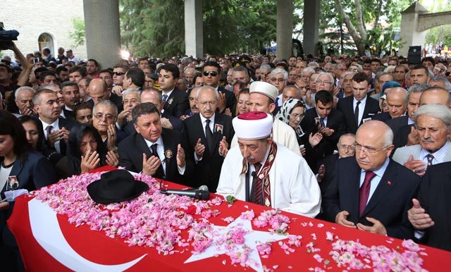 mehmet-nuri-yilmaz-orta.jpg