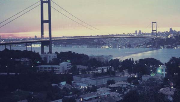 İstanbul - 330.000 kişi