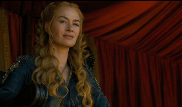 Hazır söz bahtsızlıktan açılmışken bu sene kesinlikle Westeros’un kaybedeni Cersei Lannister oldu diyebiliriz. Bitmek bilme Tyrell nefretinden dolayı başına gelmedik kalmadı entrika kraliçemizin. <br /><br /> Önce yıllardır uyuyan Yedi’ye hizmet eden savaşçı oğulları ordusunu uyandırarak silahlandırıp, sonrasında Kraliçe Margaery ve kral muhafızı kardeşi çiçek şövalye Loras Tyrell’i tutuklattırıyor. Her şeyin iyi gittiğini düşünürken ensest ilişki yaşadığı Lancel Lannister’ın kendisini ifşa etmesiyle bir anda zindana düşüren süreçle sonlanıyor.