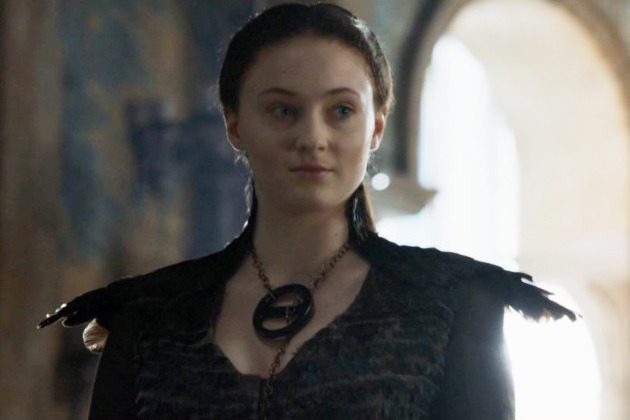 İnsanı sinir edecek derecede saf ve bir türlü hatalarından ders almayan dizideki yegane düz karakterimiz Sansa, 5. sezon ile birlikte entrikalarla yaşamaya alıştı diyebiliriz. Özellikle Littlefinger ile olan yolculuğunda öğrendiklerini bundan sonraki sezonlarda da ortaya koyacak gibi.