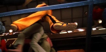 Kill Bill<br /><br /> Serinin birinci filminde Uma Thurman cam bir zeminde yürürken alttan yapılan çekimde Thurman'ın tabanında yazan yazı dikkat çekiyor ( ya da çekmiyor). Yazı ise Tarantino'dan bir mesaj: F*ck you