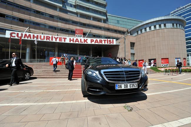 akp-chp-sivil-plaka