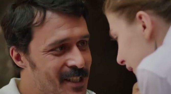 kırgın çiçekler yeni bölümde Kemal, Kader'i kaçıracak Kırgın Çiçekler 7. bölüm fragmanı yayımlandı ve yeni bölümde gözü dönen Kemal'in altınların yerini öğrenmek için Kader'i kaçıracağı belli oldu.