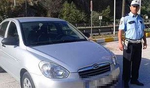 Trafikten men ettiği arabadaki genç kızın nişanlısını askerden karşılamaya gittiğini öğrenince kendi arabasını veren polis.