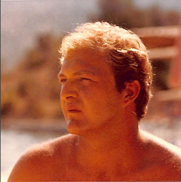 Mustafa V. Koç, Koç Ailesi’nin 3. Kuşak üyesi ve iş adamıdır. Mustafa Koç liseyi 1976-1989 yılları arasında İsviçre’de Lyceum Alpinum Zuoz lisesinde yatılı olarak okudu.