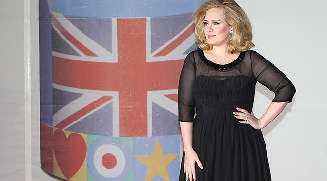 Adele’den bir rekor daha
