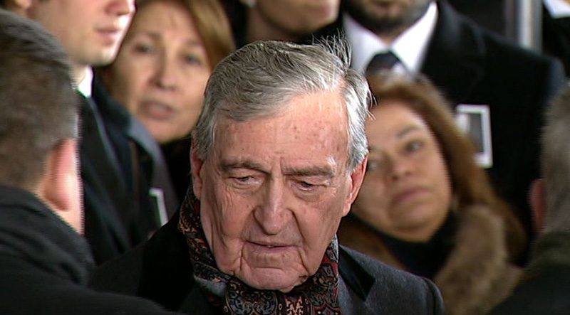 Rahmi Koç taziyeleri kabul etti.