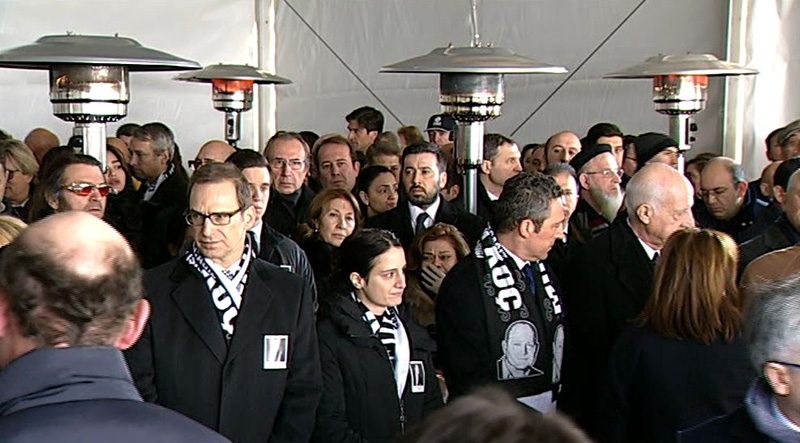 Koç ailesi taziyeleri kabul etti.