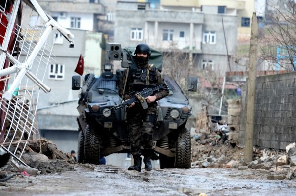 Silopi'de olumlu bir sonuç alınmıştır. Ama Silopi'de bu parantez kapandığına göre hızlı telafi, restorasyon ve rehabilitasyon süreçlerini yapacağız" ifadesini kullandı.