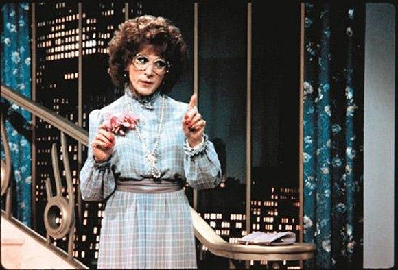 Tootsie<br /><br /> Çok üzücü bir şey ama artık insanlar hayallerini bile başka memleketlerde kuruyorlar.