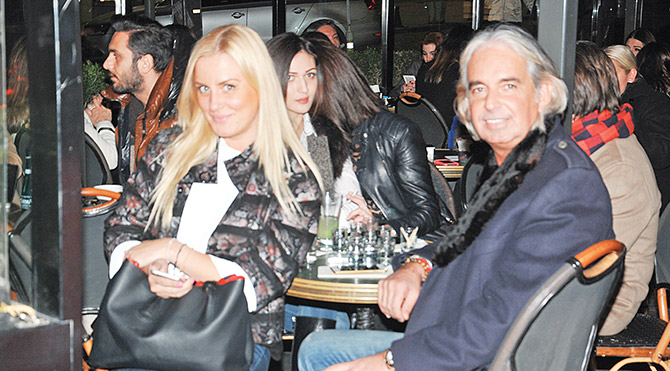 Sosyetik Playboy’dan romantik jest