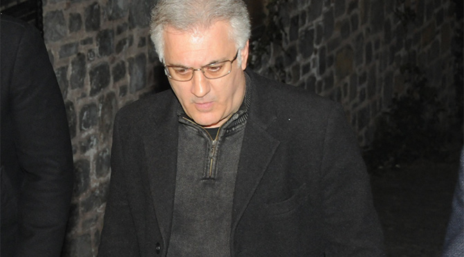Tamer Karadağlı’nın arka kapı taktiği