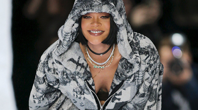 Rihanna 90’lara döndü