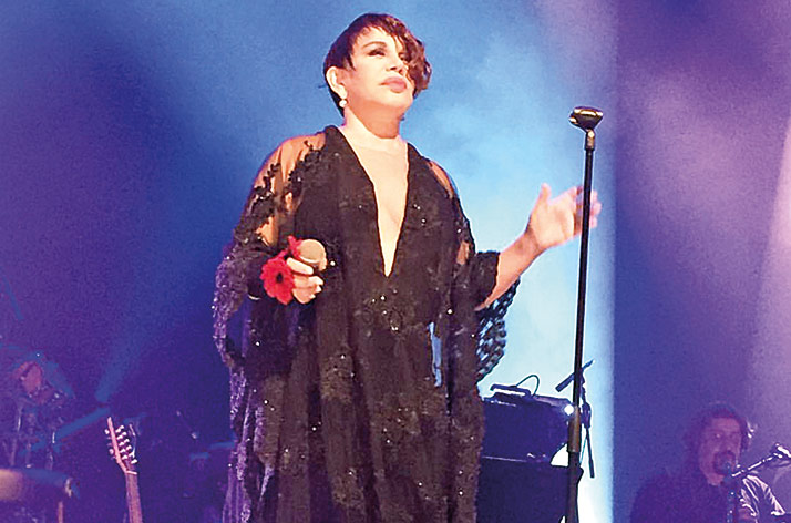 Sezen Aksu Amsterdam’da konser verdi
