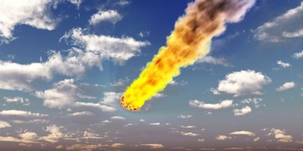Atmosfere giren her meteor sürtünmeden ötürü ateş topuna dönüşür.
