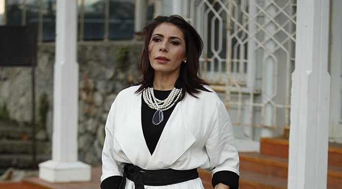 İntizar’ın sırrı şapka ve gözlük
