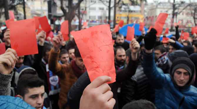 Tecavüze, kadına şiddete, savaşa…. kırmızı kart