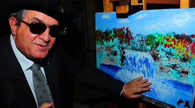 Renkleri ve doğayı hiç görmeden çizen ressam