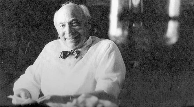 Tiyatrocular Muhsin Ertuğrul’u anlattı
