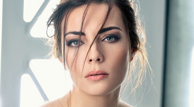 Burcu Kara evliliği hakkında olumsuz yorum yapanları eleştirdi
