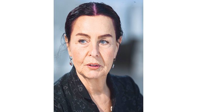 Sokaklar kan gölü televizyonda lay lay lom