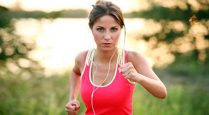 Spor yaparken müzik dinlenmeli mi?