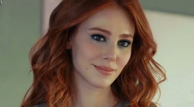 Elçin Sangu reklamlardan milyonlar kazanıyor