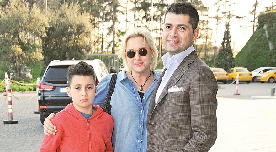 Kaan kardeşini bekliyor