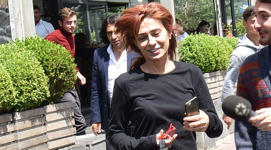 Yıldız Tilbe, Cem Yılmaz’ın sevgili esprisine ilginç bir yorum getirdi