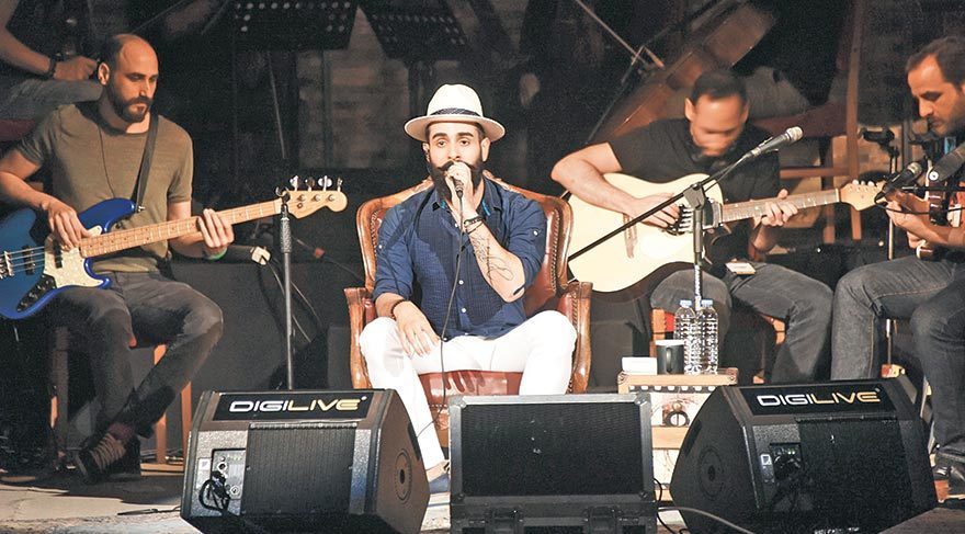 Çocuklar için konser verdi