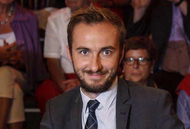 Jan Boehmermann, host of the late-night "Neo Magazin Royale" on the public ZDF channel is pictured during a TV show of Markus Lanz in Hamburg, Germany, in this August 21, 2012 file picture. Chancellor Angela Merkel said on Friday that Germany had accepted a request from Turkey to seek prosecution of a German comedian who read out a sexually crude poem about Turkish President Tayyip Erdogan on German television.   REUTERS/Morris Mac Matzen/Files