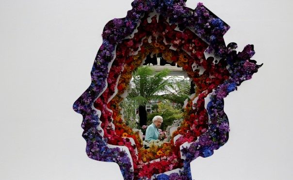 Ama bu şovu saygın kılan, her yıl kraliyet ailesinin bu festivalin açılışına geliyor olması.