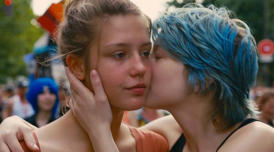 “Ma­vi En Sı­cak Renk­ti­r” ya­kın ta­rih­ten lez­bi­yen aş­kı an­la­tan bir film.