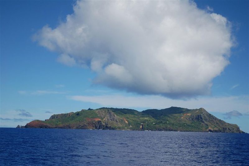 Pitcairn Adalarında yaşayanların sayısı 47'dir. Başkenti ise Adamstown.