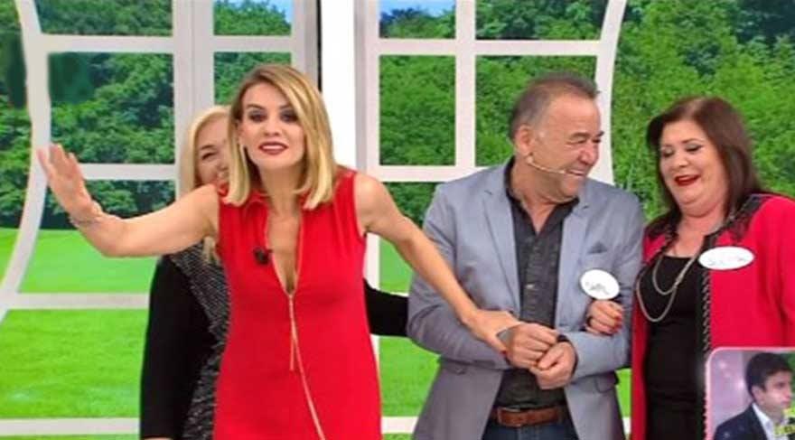 Esra Erol’un elbisesinin fermuarı açıldı ve…