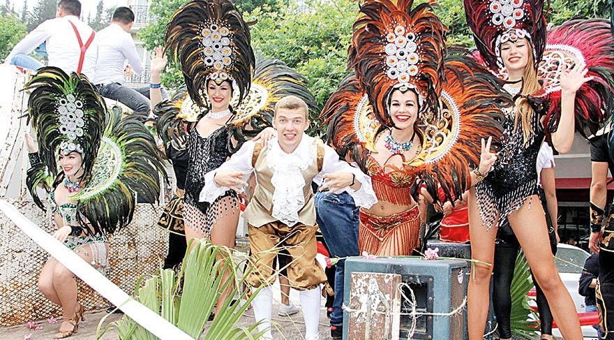 Fethiye Festivali’ne renkli kortej
