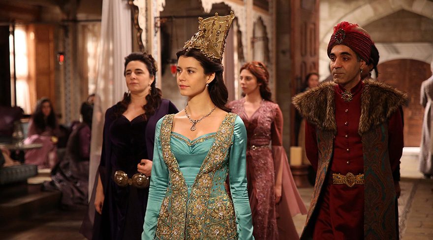 Çiğdem Tunç ‘Sadrazam Torunuyum’ diyerek Kösem’in yapımcılarına seslendi