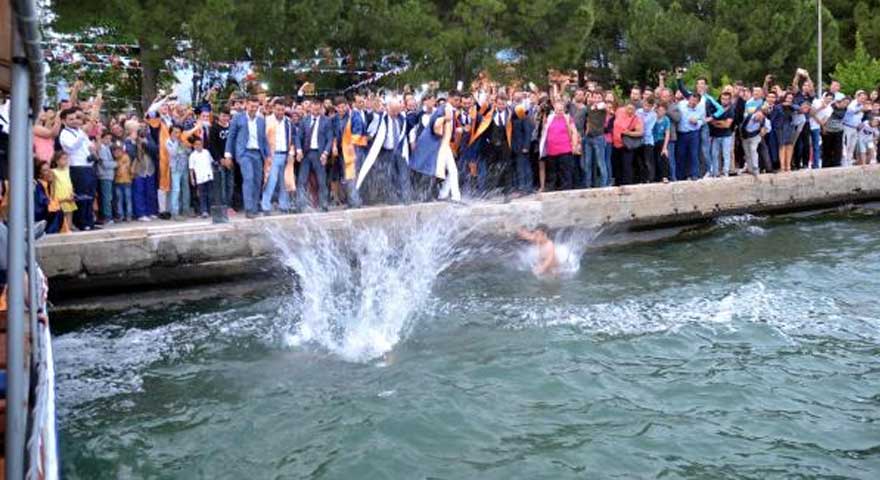 Köyceğiz’de göle öğrenci çaldılar