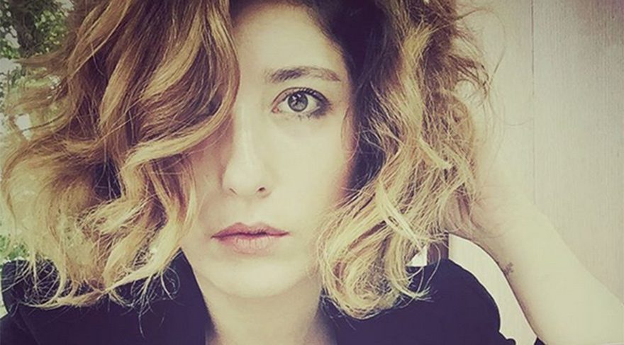 Şebnem Bozoklu film festivali için gittiği Fransa’da soyuldu