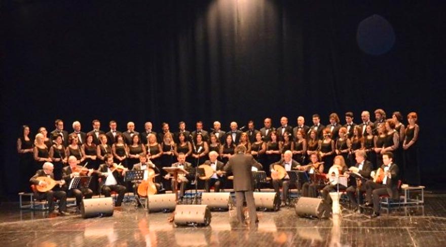 Türk Halk Müziği Korosu konser verdi