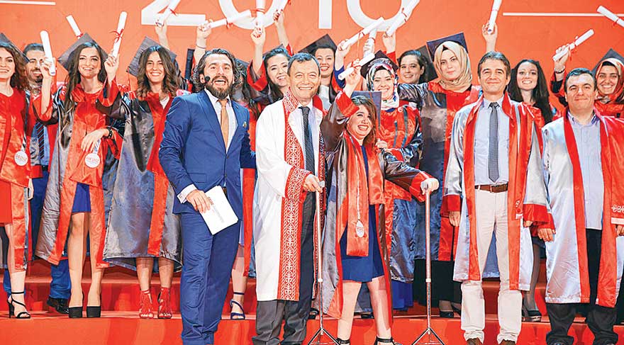 Azmin zaferi
