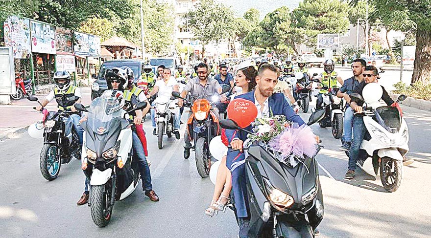 100 motosikletli gelin aLayı