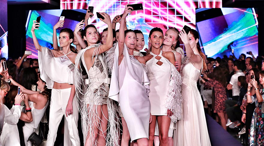Türkiye’nin ilk ‘Dijital Couture’ defilesi